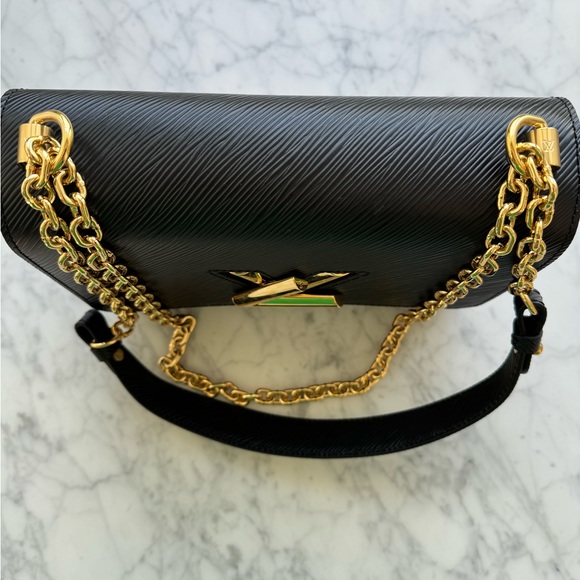 Louis Vuitton MM Black leather with gold twist chain bag like new! - Picture 9 of 11